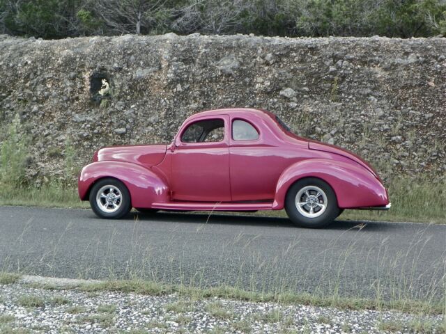 1939 Ford Deluxe Coupe, a/c, tilt, p/w, p/s, p/seats, p/disk brakes 1939 Ford Standard Coupe Street Rod, Hot Rod