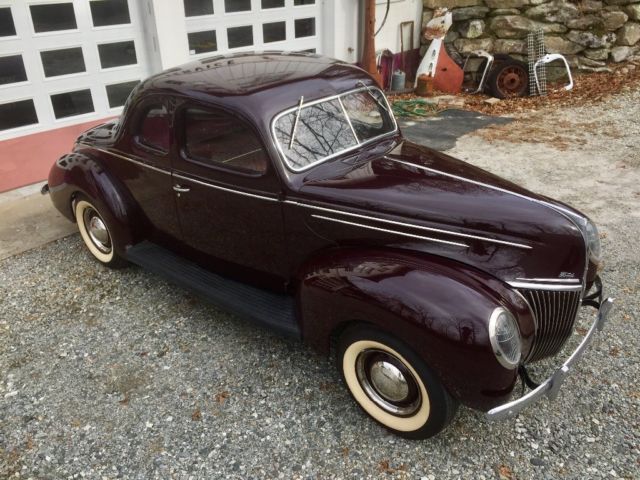 1939 Ford Deluxe Coupe - photo 2