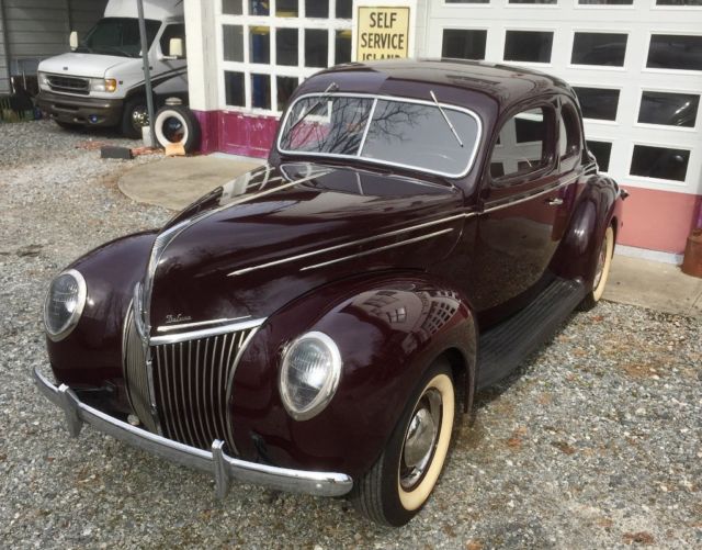 1939 Ford Deluxe Coupe - photo 3