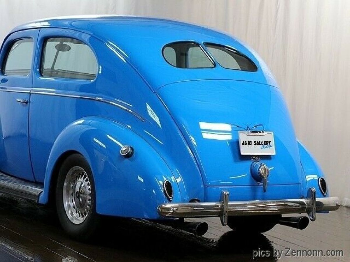 1939 Ford Deluxe Tudor Sedan - photo 11