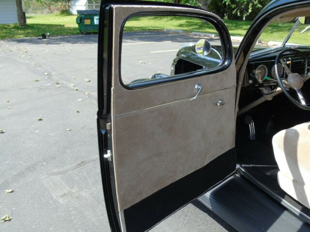 1939 Ford Tudor Standard - photo 10