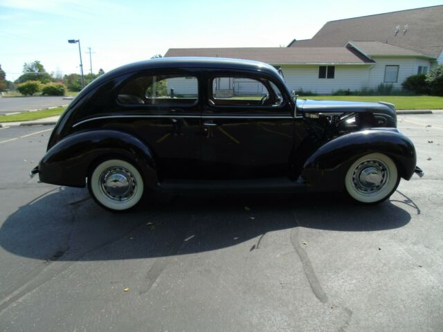 1939 Ford Tudor Standard - photo 2