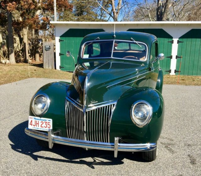 1939 Ford Tudor Deluxe Sedan Dartmouth Green - photo 2