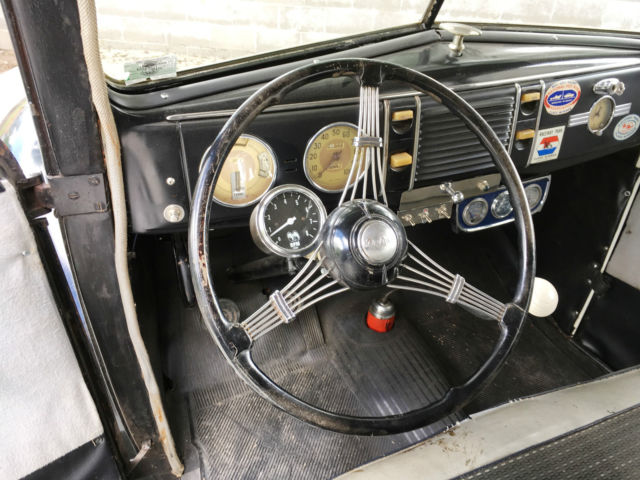 1939 Ford Deluxe Tudor Sedan - photo 12