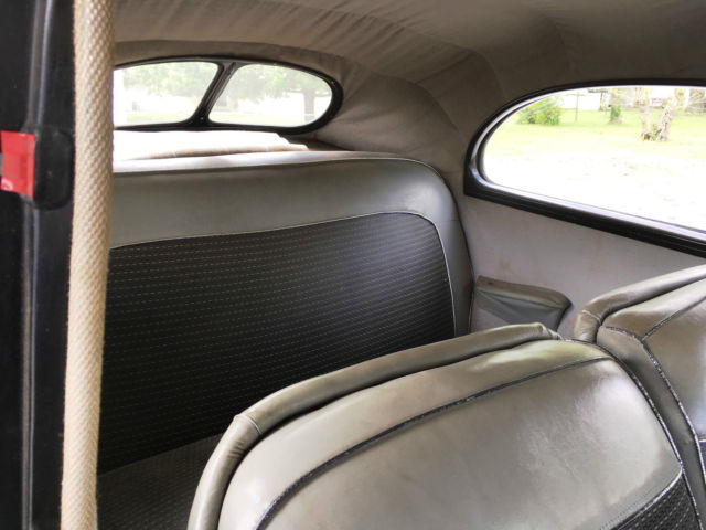 1939 Ford Deluxe Tudor Sedan - photo 9