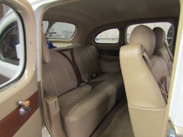 1939 Packard LEATHER INTERIEUR - photo 6