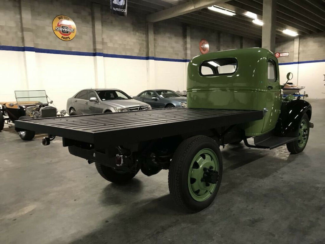 1939 GMC 1.5 TON FLATBED FARM TRUCK - photo 5