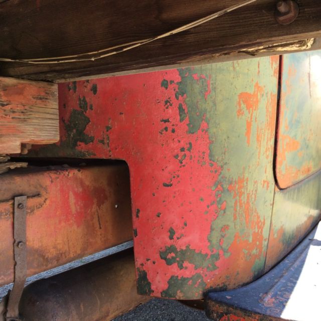 1939 International Harvester D 30 Flatbed - photo 3