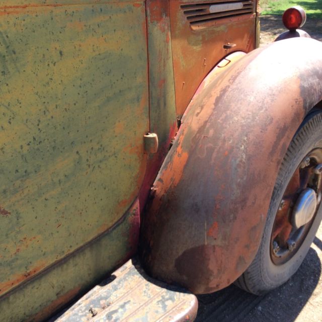 1939 International Harvester D 30 Flatbed - photo 4