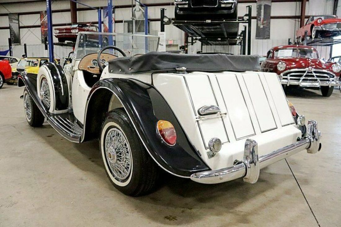 1939 Jaguar SS100 - photo 3