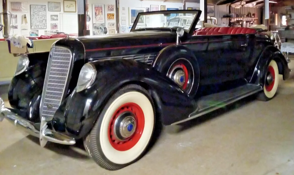 1939 Lincoln Brunn