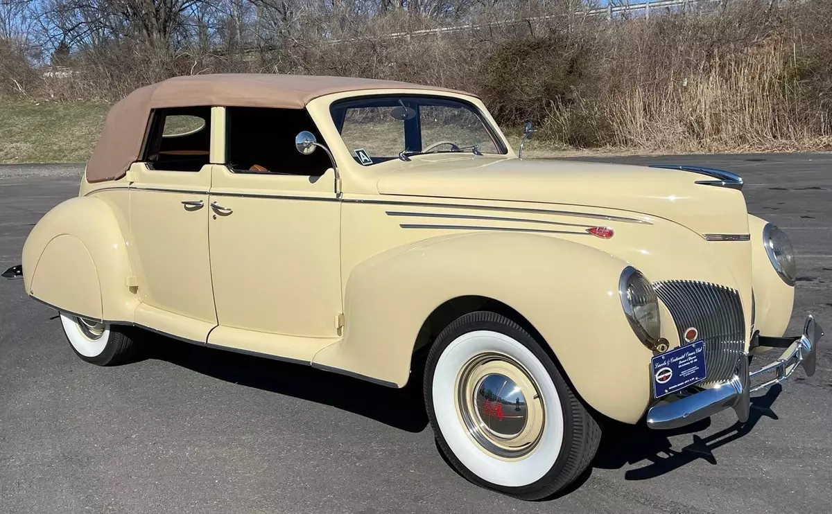 1939 Lincoln Zephyr Convertible Sedan 1939 Lincoln Zephyr Convertible Sedan