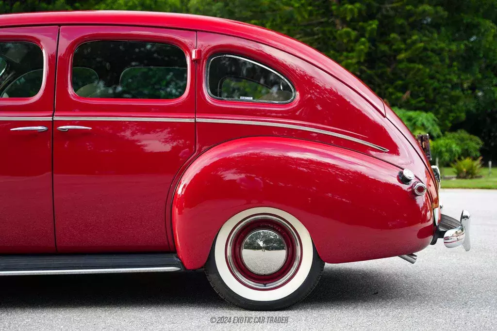 1939 Mercury Eight Town Sedan - photo 5
