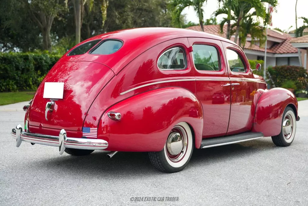 1939 Mercury Eight Town Sedan - photo 8