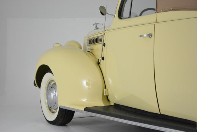 1939 Packard Convertible Coupe - photo 10