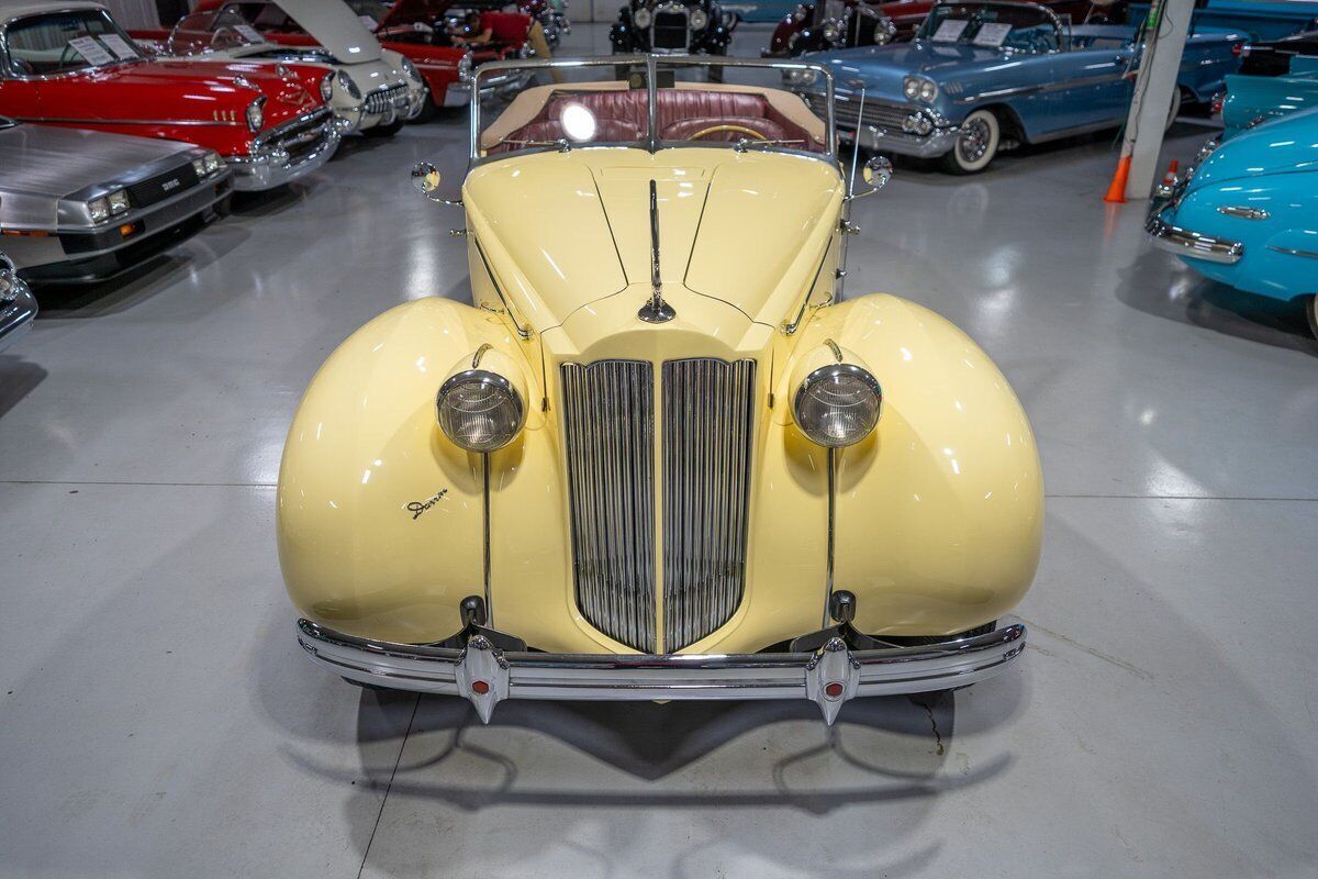 1939 Packard Series 1701 One-Twenty Darrin Convertible Sedan - photo 6