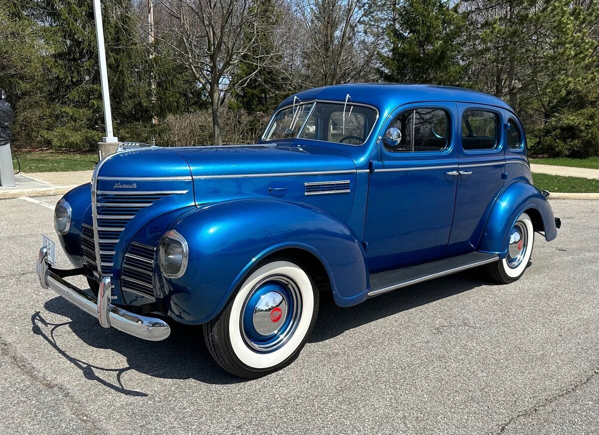 1939 Plymouth DeLuxe Sedan Blue RWD Manual Deluxe 1939 Plymouth DeLuxe Deluxe