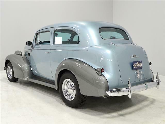 1939 Pontiac 2-Door Sedan -- - photo 4