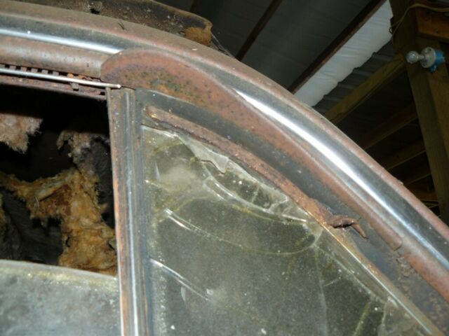 1939 Pontiac 4 dr sedan - photo 2