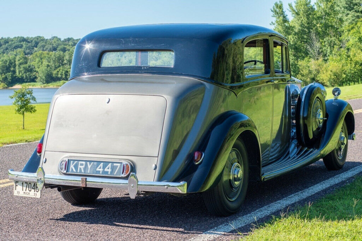 1939 Rolls-Royce Wraith Touring Limousine - photo 2