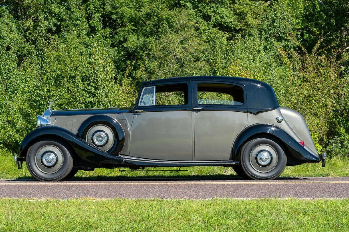 1939 Rolls-Royce Wraith Touring Limousine - photo 6