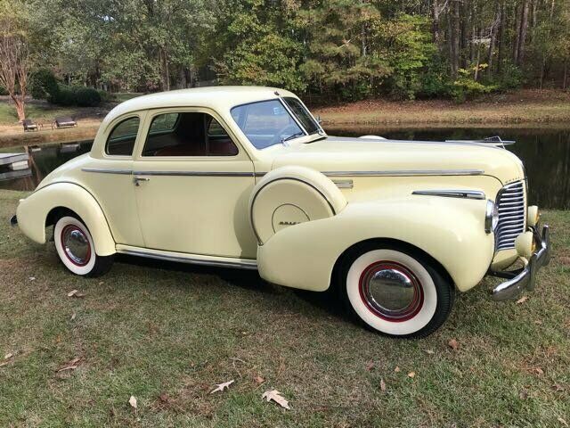 1940 Buick Model 46 - --