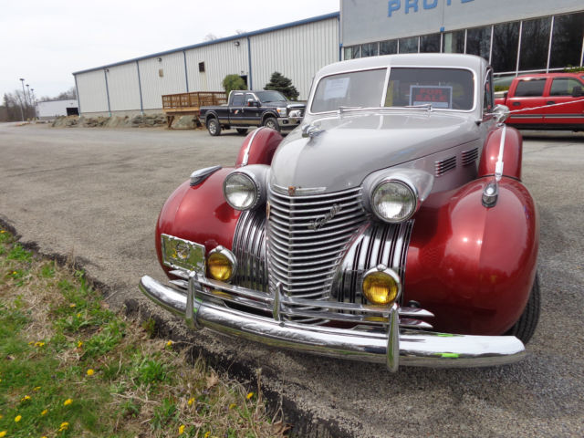 1940 Cadillac Series 60 Sedan - photo 4