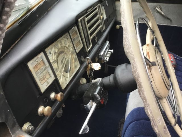 1940 Chrysler Windsor 4 door suicide Deluxe - photo 11