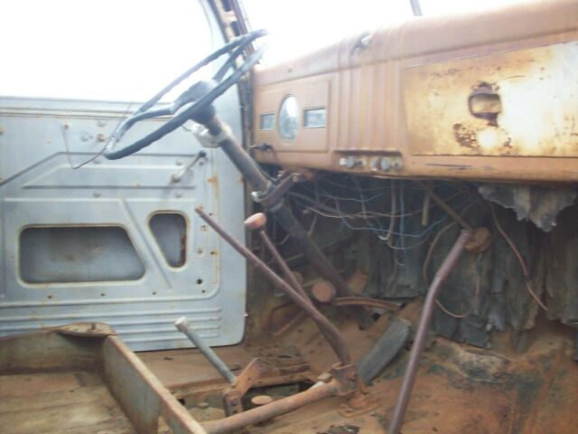 1940 Dodge COE - photo 11
