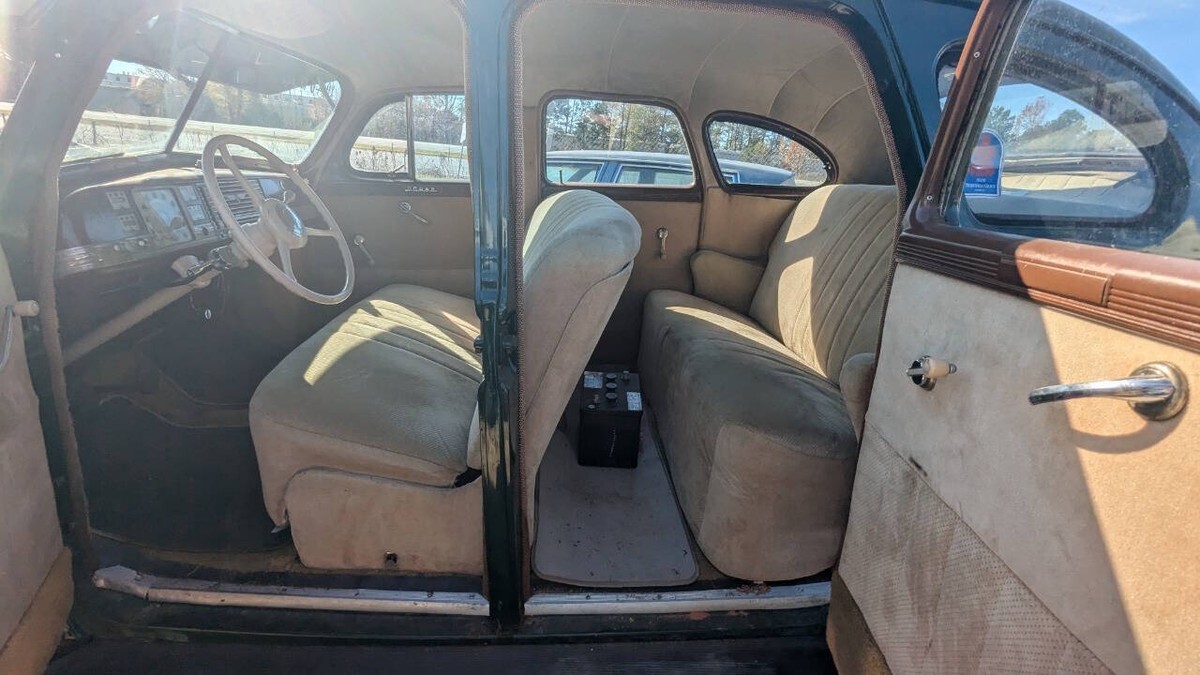 1940 Dodge D17 4-Door Sedan - photo 11