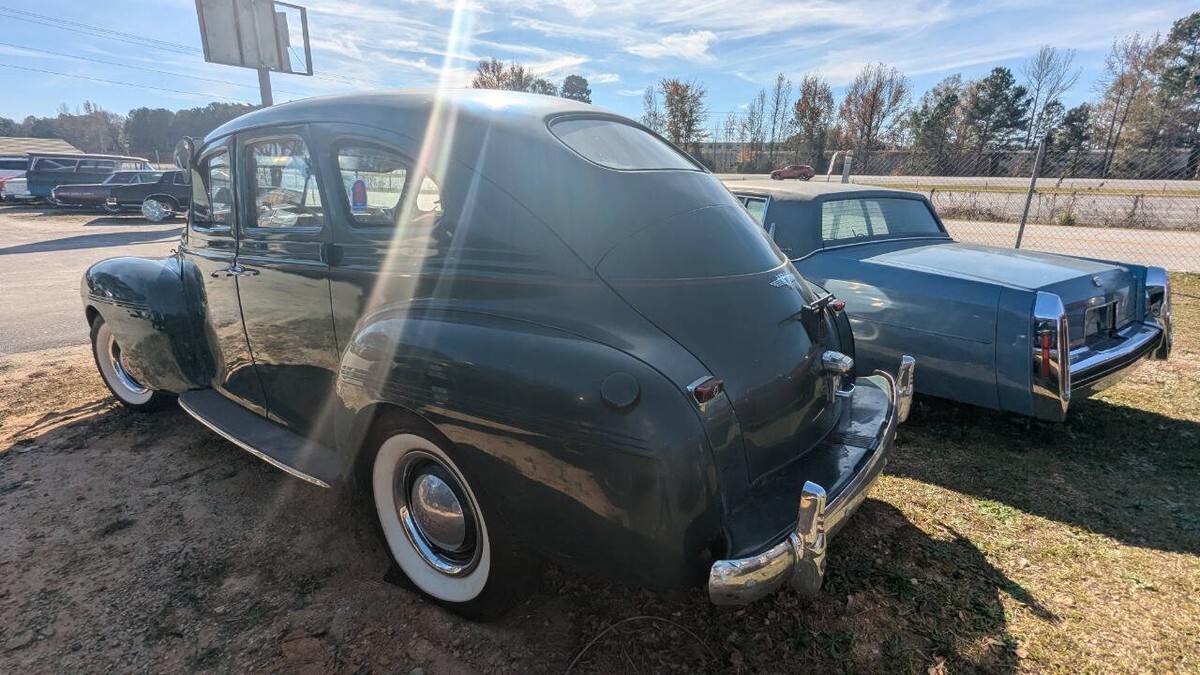 1940 Dodge D17 4-Door Sedan - photo 8