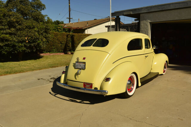 1940 Ford 2 DOOR TUDOR yes - photo 11