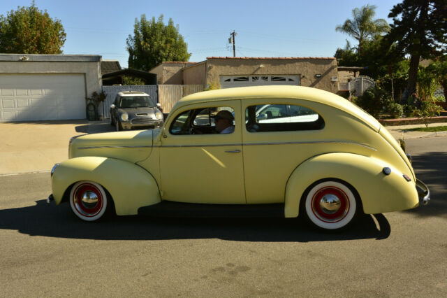 1940 Ford 2 DOOR TUDOR yes - photo 12