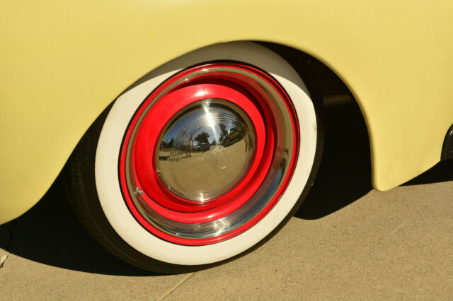 1940 Ford 2 DOOR TUDOR yes - photo 2