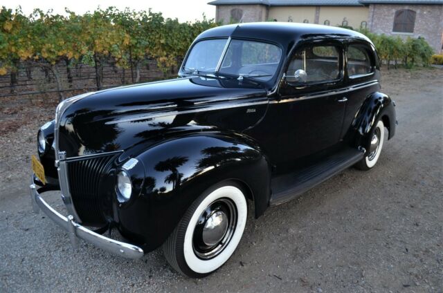 1940 Ford 2 DOOR TUDOR HIGH QUALITY RESTORATION TO FACTORY SPECFICATIONS - photo 2
