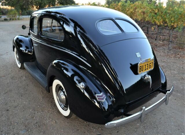 1940 Ford 2 DOOR TUDOR HIGH QUALITY RESTORATION TO FACTORY SPECFICATIONS - photo 4