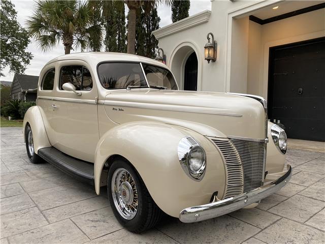 1940 Ford Coupe 1940 All Steel, 350 ZZ3 Crate, beautiful build