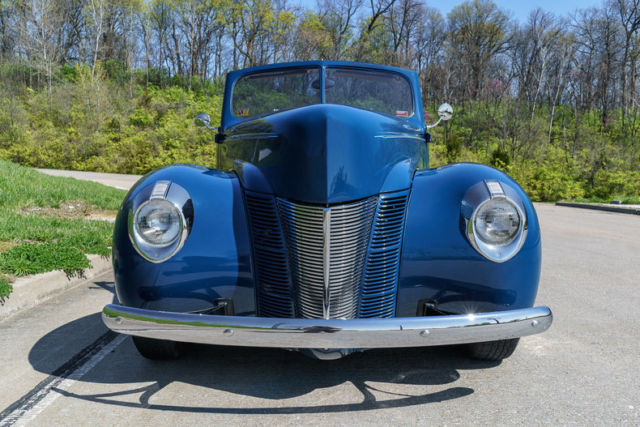 1940 Ford Cabriolet - photo 2