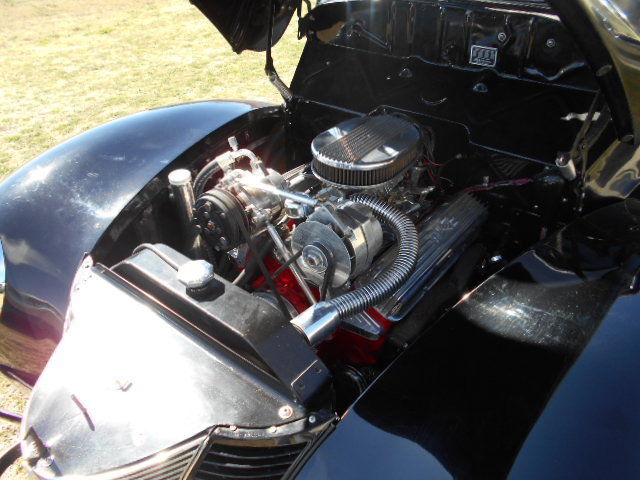 1940 Ford Convertible - photo 2
