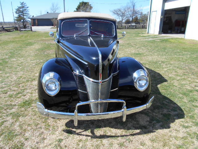 1940 Ford Convertible - photo 3