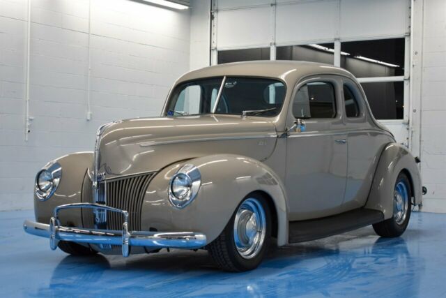 1940 Ford Coupe, Flathead V-8, 3 Speed, All Steel, Disc Brakes, Gorgeous. 1940 Ford Coupe