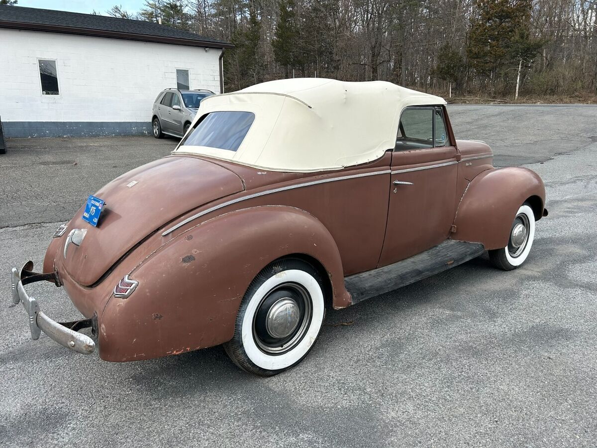 1940 Ford Deluxe Convertible - photo 5