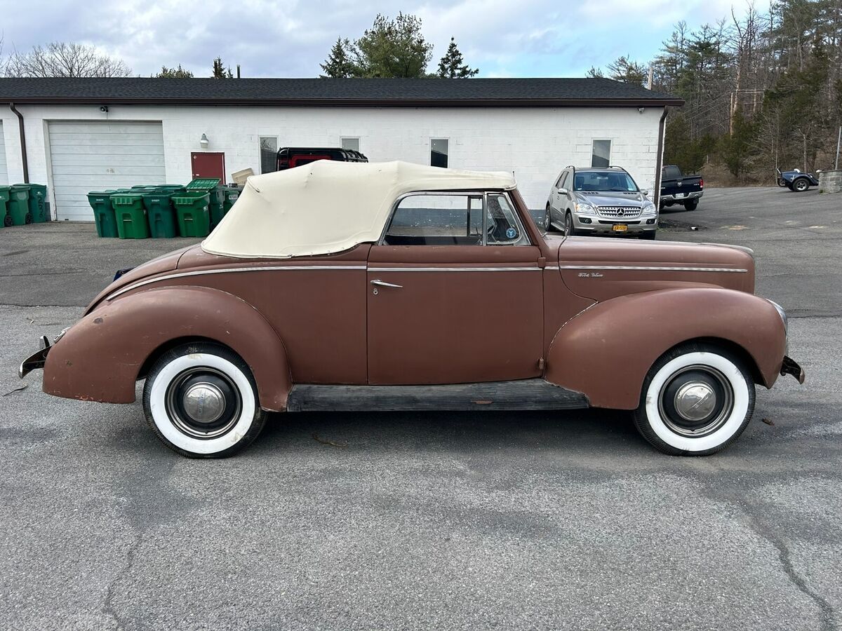 1940 Ford Deluxe Convertible - photo 6