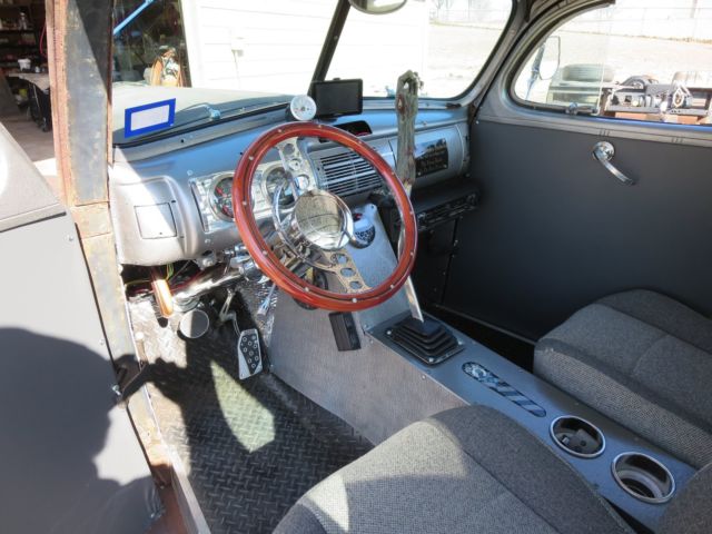 1940 Ford Sedan Deluxe - photo 5