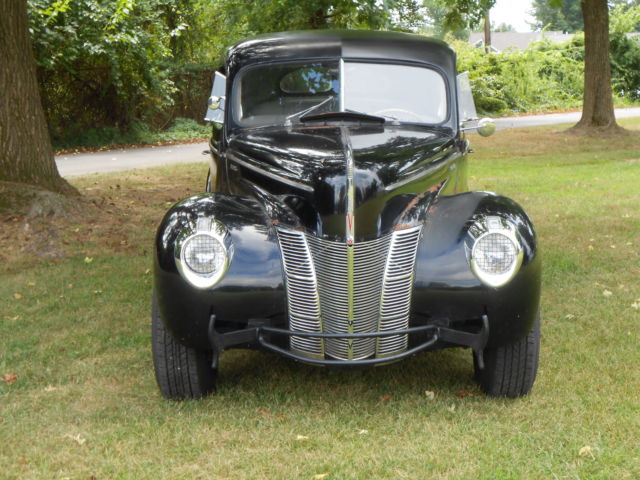 1940 Ford DeLuxe - photo 2