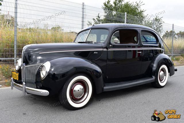 1940 Ford Deluxe Slantback 2Dr Resto-Rod