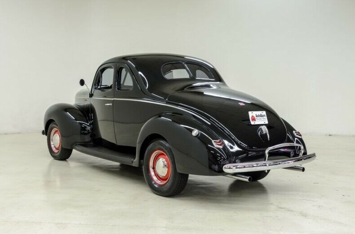 1940 Ford Deluxe - photo 4