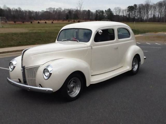 1940 Ford Deluxe Chevy Powered Custom Street Rod with AC 1940 Ford Deluxe
