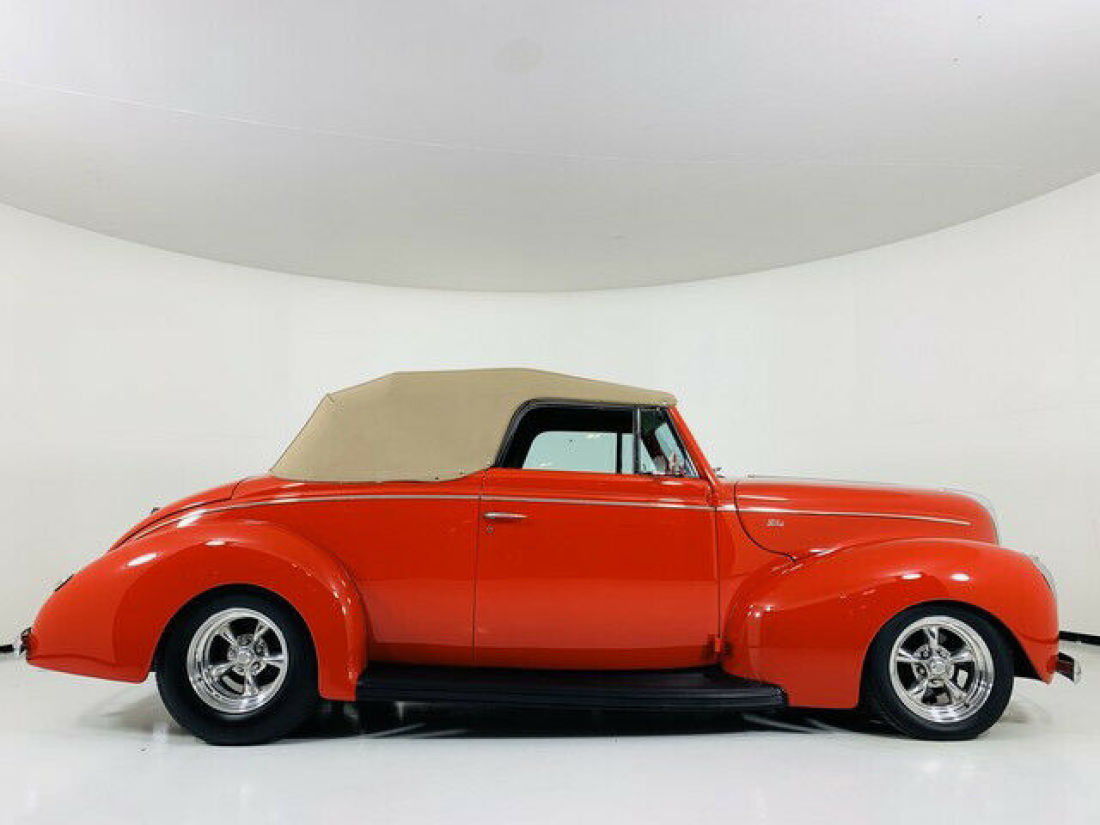 1940 Ford Deluxe Conv - photo 2