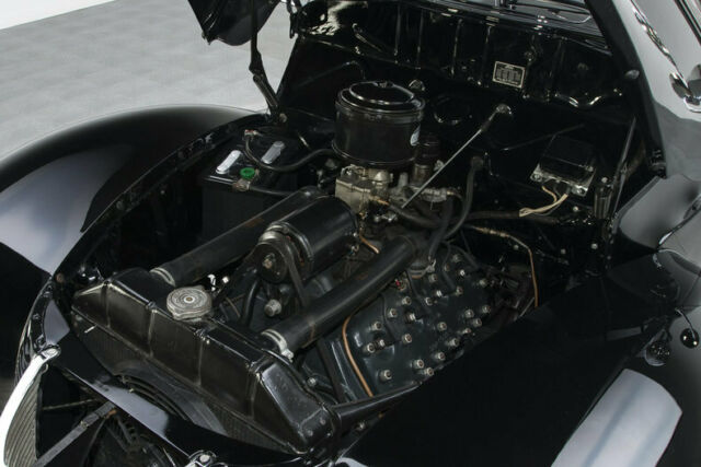 1940 Ford Deluxe Convertible - photo 4